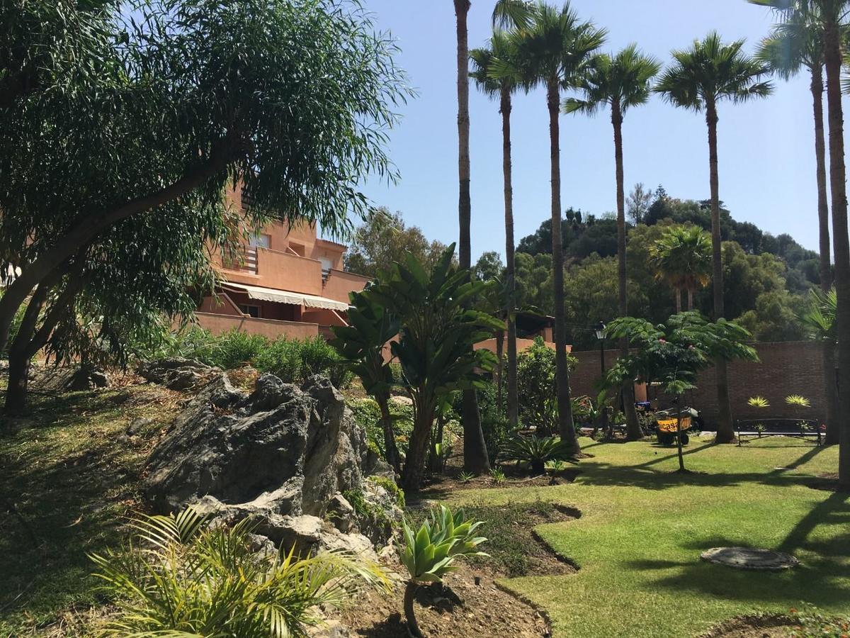 2236-Lovely Groundfloor With Pool View Casares Eksteriør bilde