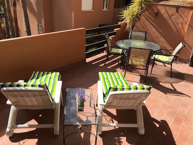2236-Lovely Groundfloor With Pool View Casares Eksteriør bilde