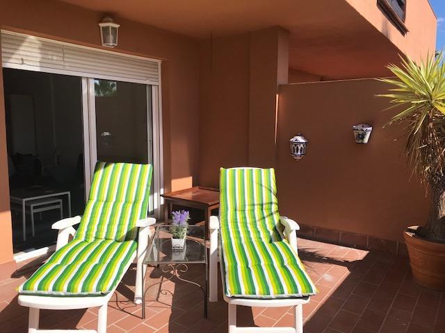 2236-Lovely Groundfloor With Pool View Casares Eksteriør bilde