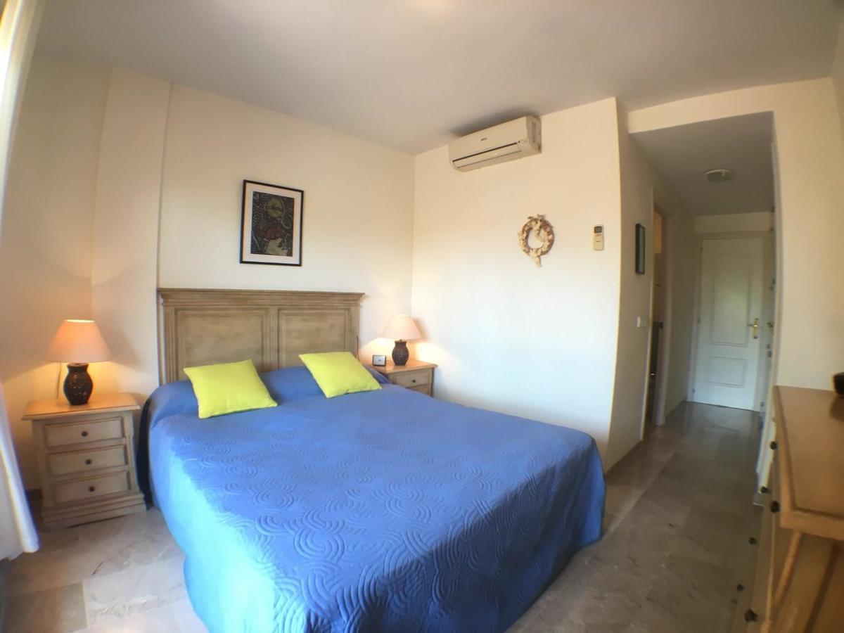 2236-Lovely Groundfloor With Pool View Casares Eksteriør bilde