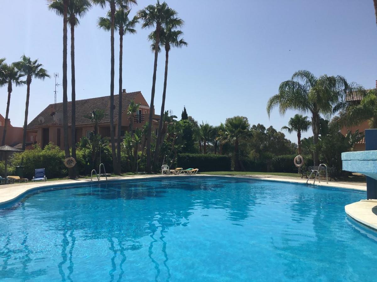 2236-Lovely Groundfloor With Pool View Casares Eksteriør bilde