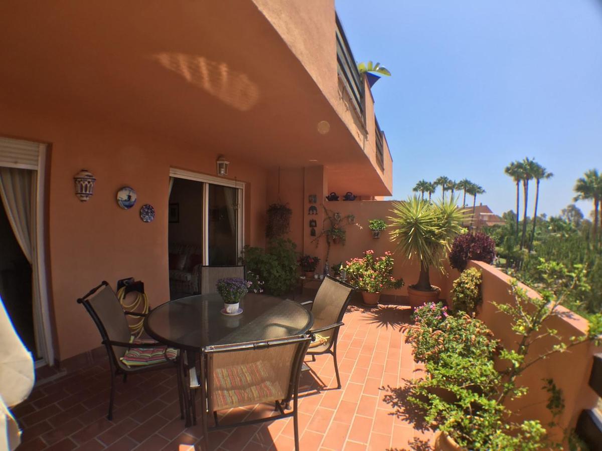 2236-Lovely Groundfloor With Pool View Casares Eksteriør bilde